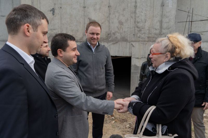 Долгострой на Парковой, 79 в Анапе посетил замглавы Минстроя РФ Никита Стасишин