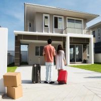 Переезд из квартиры в собственный дом: сложности, нюансы, плюсы и минусы